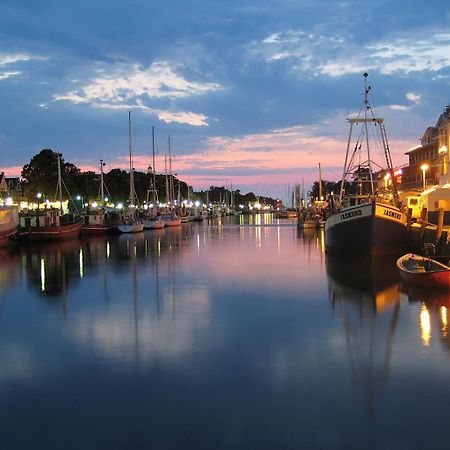 Lotsenhaus/Ostseewelle Rostock Zewnętrze zdjęcie